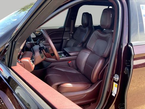 Used 2023 Lincoln Aviator Black Label AWD/4WD image 8