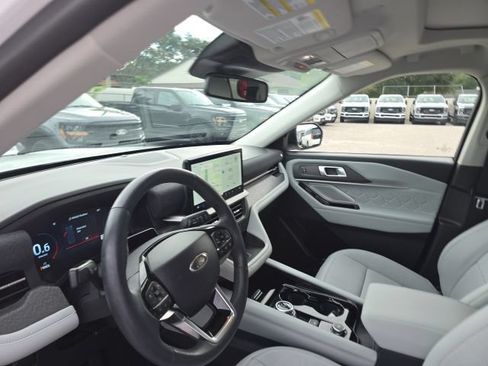 Used 2025 Ford Explorer Platinum w/ Ultimate Package RWD image 10