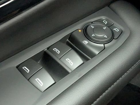 Used 2025 Chevrolet Tahoe Z71 AWD/4WD image 32