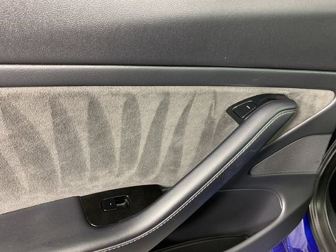 Used 2018 Tesla Model 3 Long Range image 31