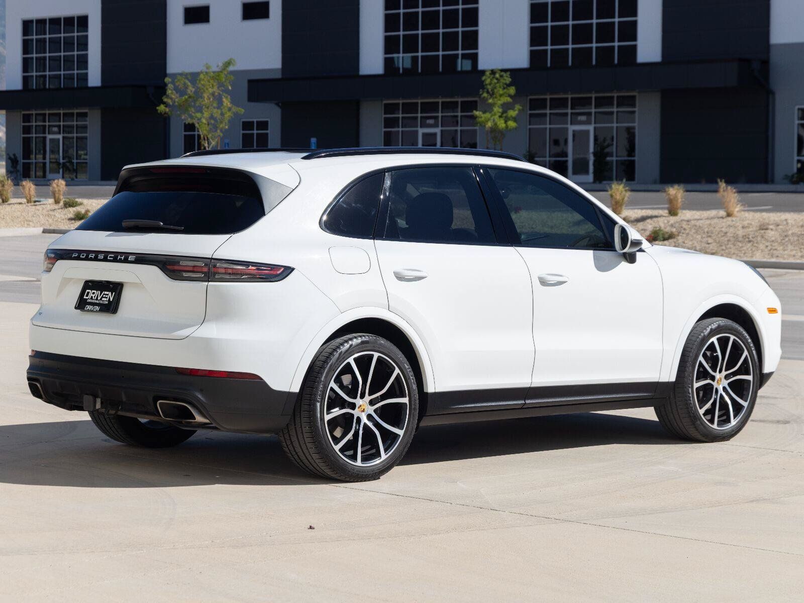 Used 2020 Porsche Cayenne AWD/4WD image 4