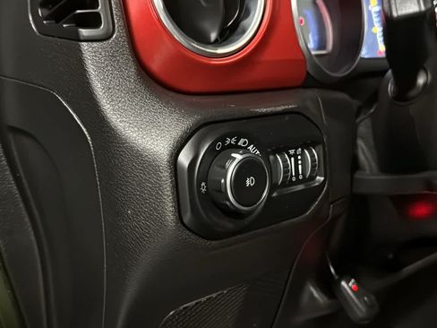 Used 2021 Jeep Wrangler Unlimited Rubicon AWD/4WD image 23