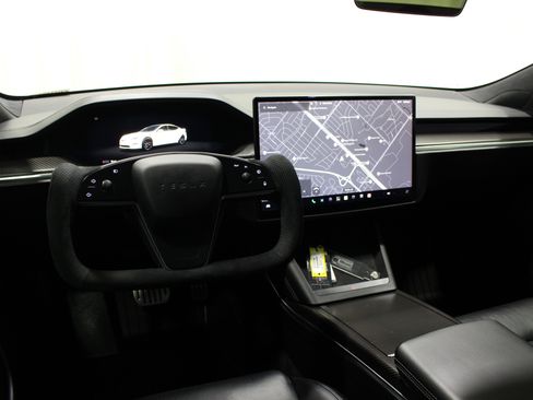 Used 2021 Tesla Model S Plaid AWD/4WD image 2