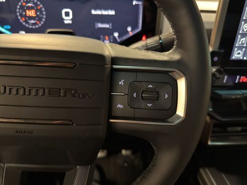 Used 2025 GMC Hummer EV 3X w/ LPO, Sport Package image 22