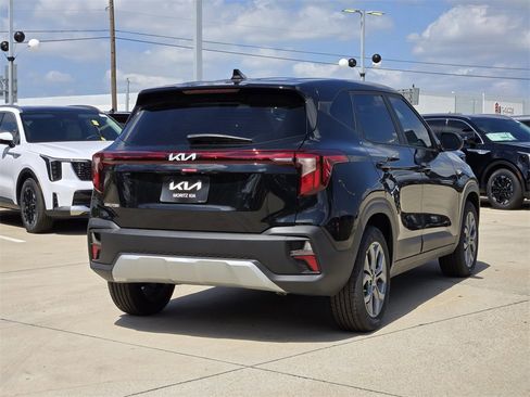 New 2026 Kia Seltos LX image 4