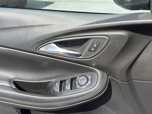 Used 2023 Buick Encore GX Select w/ Sport Touring Package FWD image 16