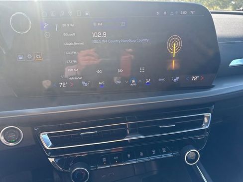 Certified 2025 Chevrolet Traverse LT image 21