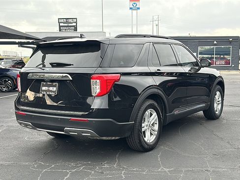 Used 2024 Ford Explorer XLT w/ Equipment Group 202A image 8