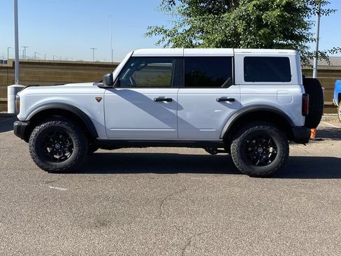 New 2026 Ford Bronco Badlands AWD/4WD image 3