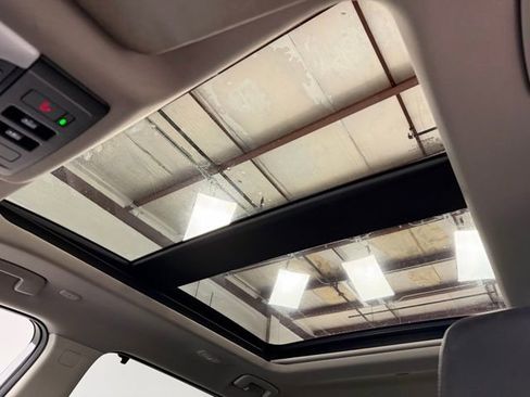 Used 2022 Nissan Rogue Platinum w/ Head-Up Display Package image 28