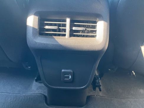 Used 2023 Chevrolet Equinox LT image 15