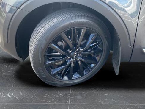 Certified 2022 Kia Telluride SX w/ Towing Package FWD image 43