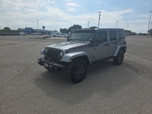 Used 2017 Jeep Wrangler Unlimited Rubicon AWD/4WD image 7