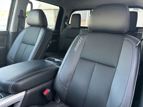 Used 2018 Nissan Titan PRO-4X image 11