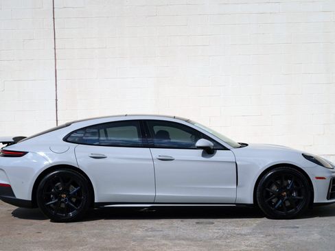 Used 2025 Porsche Panamera image 60
