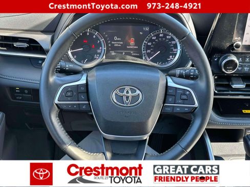 Certified 2023 Toyota Highlander XLE image 12