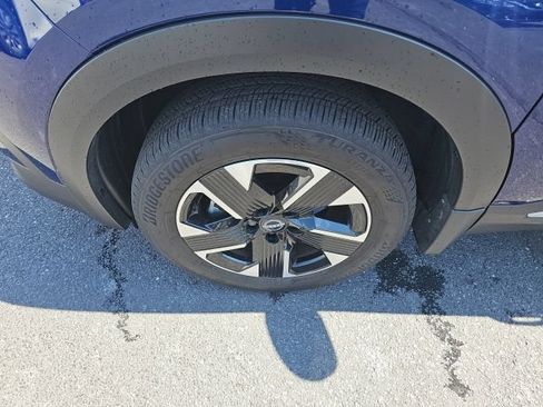 Certified 2025 Nissan Kicks SV w/ SV Premium Package AWD/4WD image 12
