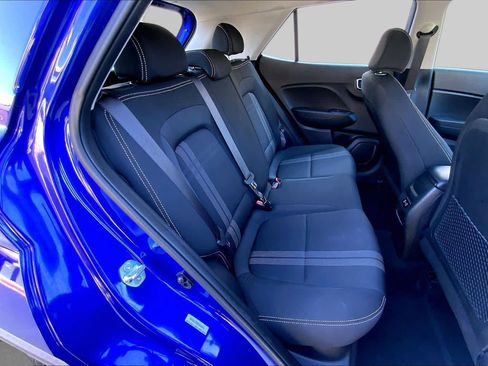 Certified 2025 Hyundai Venue SEL FWD image 19