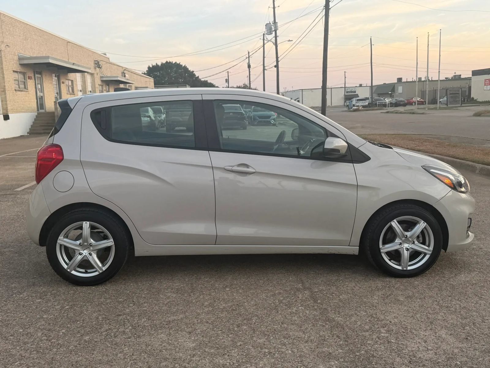 Used 2021 Chevrolet Spark LT FWD image 11