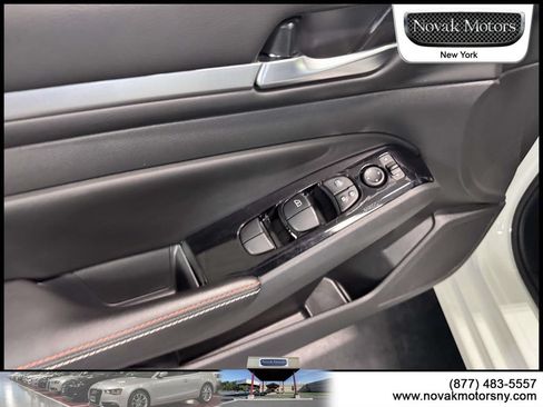 Used 2024 Nissan Altima 2.5 SR w/ SR Premium Package FWD image 16