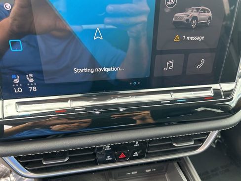 Used 2024 Volkswagen Atlas SE FWD image 40