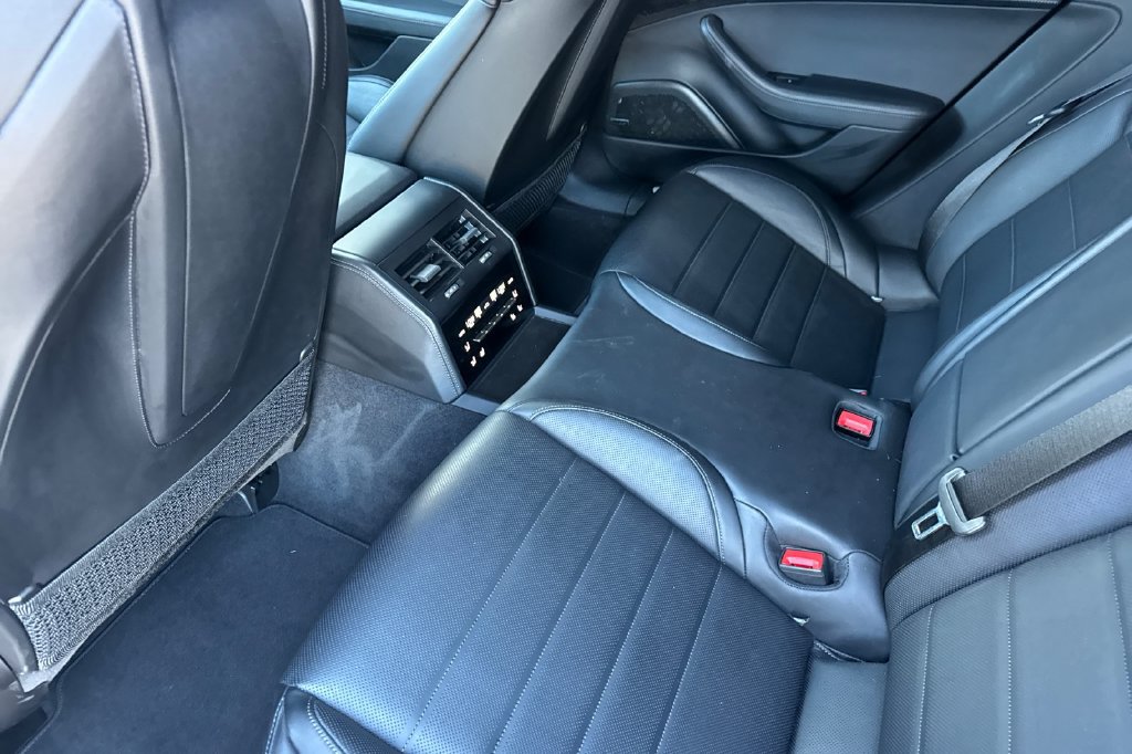Used 2024 Porsche Panamera RWD image 7