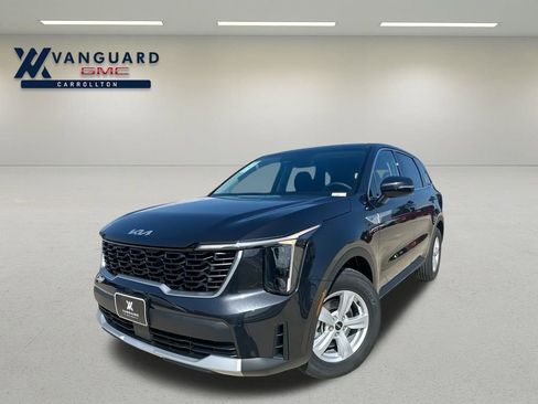 Used 2025 Kia Sorento LX image 1