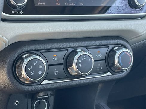 Used 2021 Nissan Versa SV w/ Trunk Package image 25