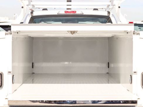 New 2026 Ford F250 XL w/ XL Chrome Package RWD image 28