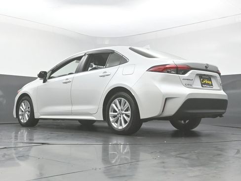 Used 2025 Toyota Corolla XLE FWD image 43