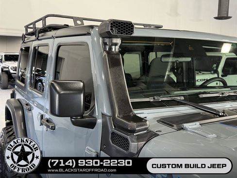 Used 2024 Jeep Wrangler Unlimited Rubicon 4xe w/ Capability Package AWD/4WD image 3