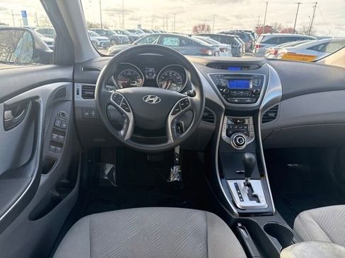 Used 2013 Hyundai Elantra GLS w/ Preferred Pkg image 13