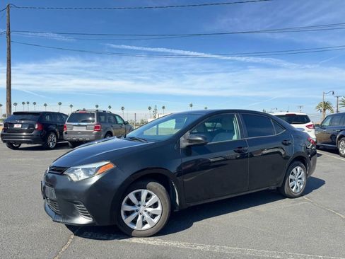 Used 2014 Toyota Corolla LE image 2
