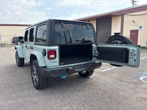 Used 2024 Jeep Wrangler Unlimited AWD/4WD image 13