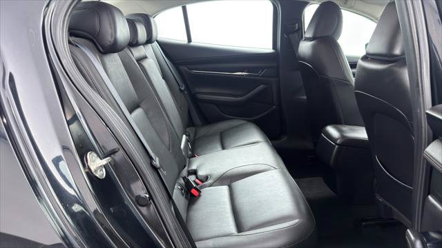 Used 2019 MAZDA MAZDA3 Sedan w/ Preferred Package FWD image 18