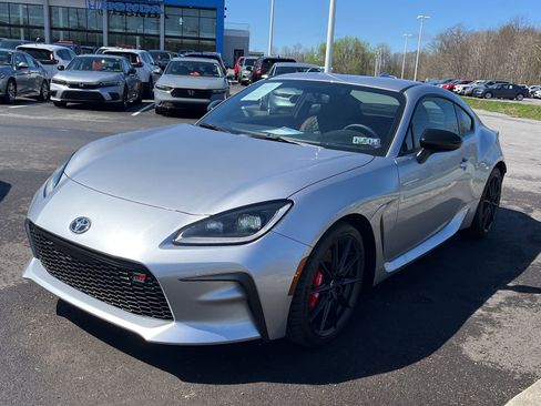 Used 2025 Toyota GR86 Premium w/ Performance Package image 1