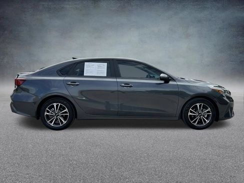 Used 2024 Kia Forte LXS w/ LXS Technology Package FWD image 4