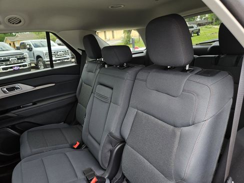 Used 2025 Ford Explorer Active RWD image 30