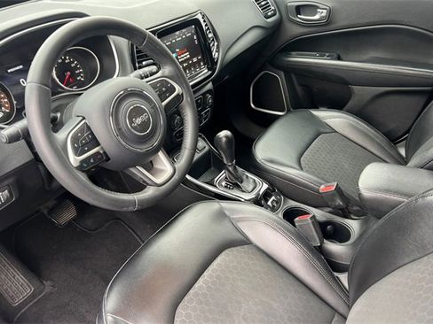 Used 2019 Jeep Compass Latitude image 10