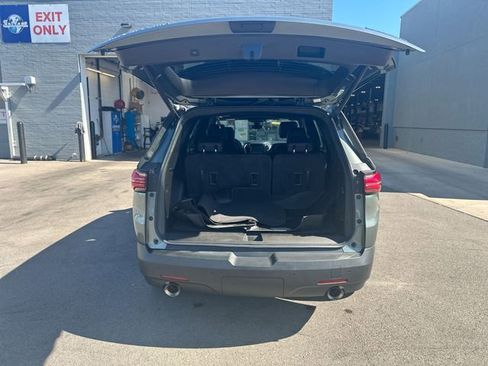 Used 2022 Chevrolet Traverse LT w/ LT Premium Package AWD/4WD image 27