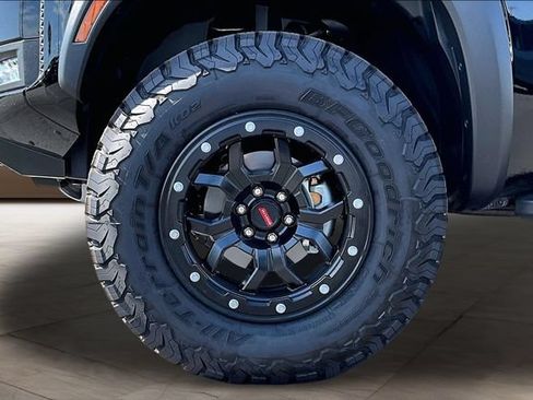 New 2025 Nissan Frontier PRO-4X AWD/4WD image 13