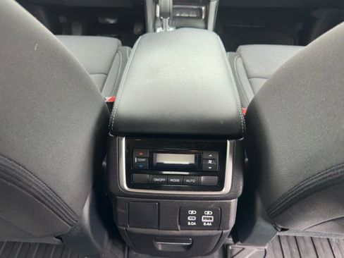 Used 2023 Subaru Ascent Premium w/ Convenience Package image 25