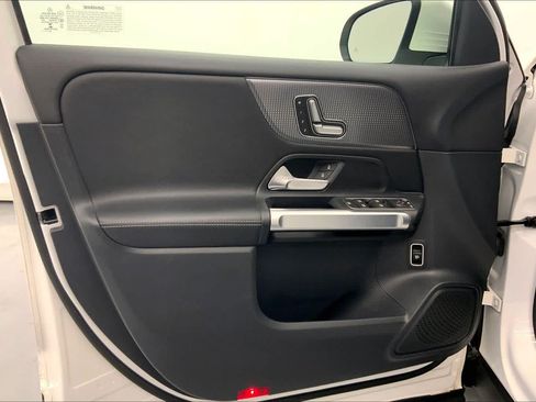Certified 2023 Mercedes-Benz GLB 250 image 19