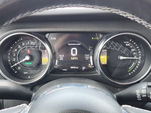 Used 2023 Jeep Wrangler Unlimited Sahara w/ Cold Weather Group AWD/4WD image 24