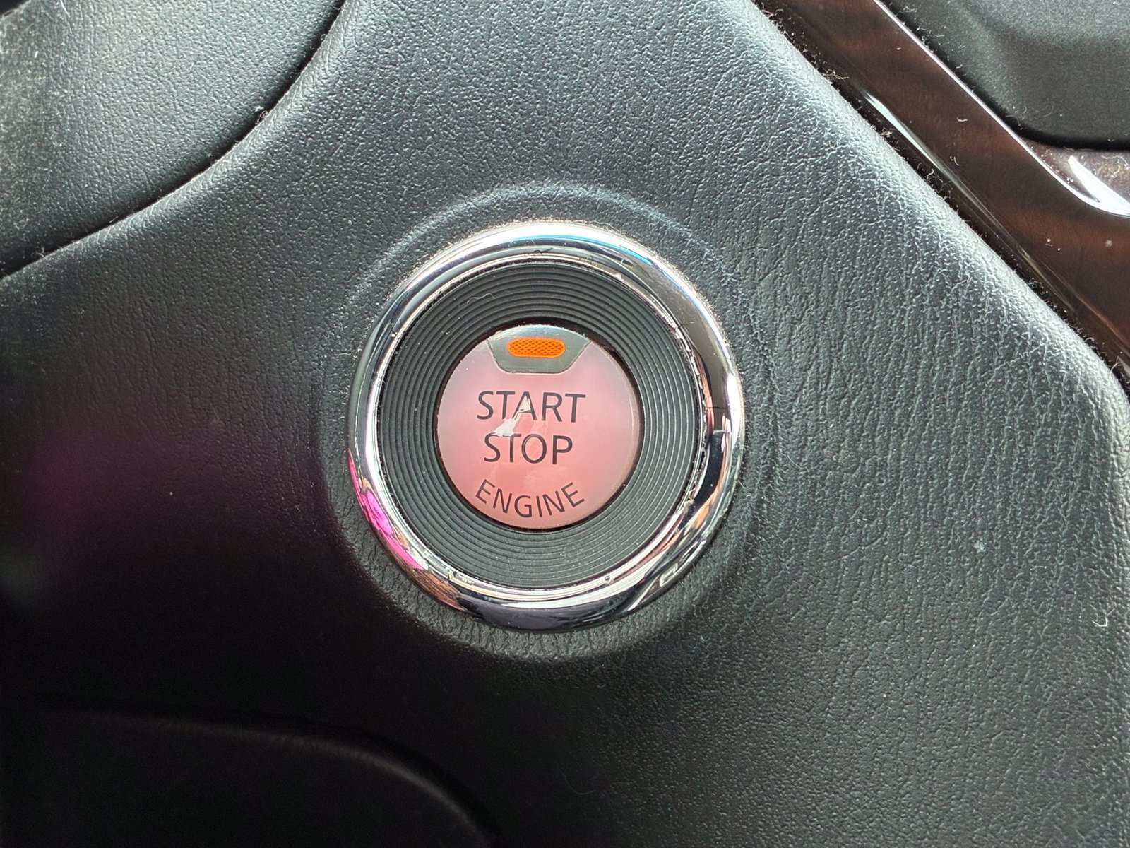 Used 2014 Nissan Pathfinder Platinum FWD image 7