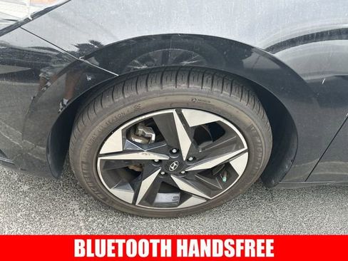 Used 2023 Hyundai Elantra SEL w/ Convenience Package image 4