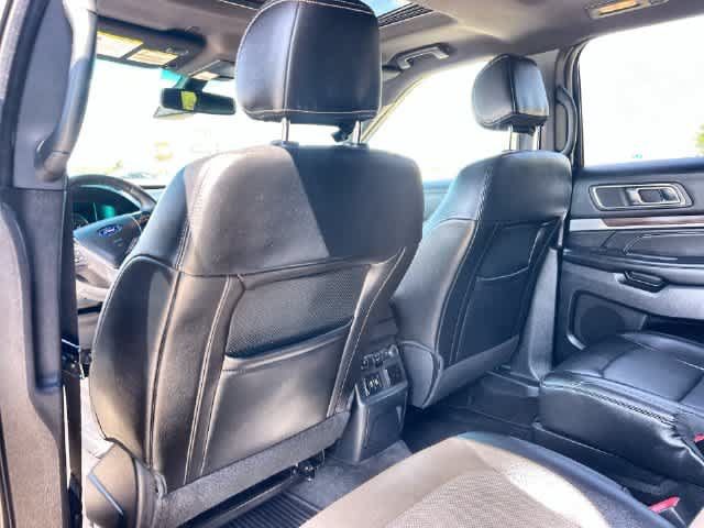 Used 2016 Ford Explorer Limited w/ Equipment Group 301A FWD image 13