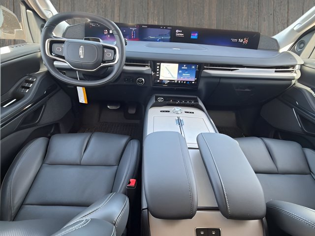 New 2025 Lincoln Navigator Reserve AWD/4WD image 14