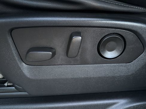 Used 2022 Chevrolet Suburban Z71 image 39