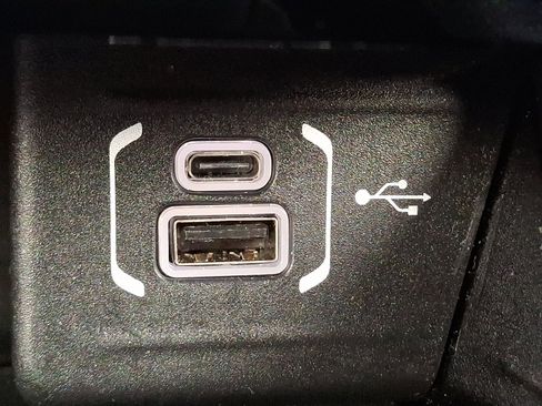 Certified 2024 Jeep Compass Limited image 23